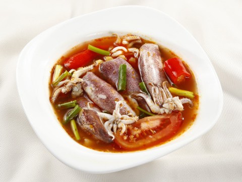 canh muc nau nuoc dua Canh mực nấu nước dừa