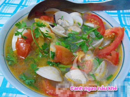 Canh ngao nấu khế chua ngọt nóng hổi