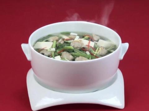 canh ngheu rau bo xoi du chat ngon mieng Canh nghêu rau bó xôi đủ chất, ngon miệng