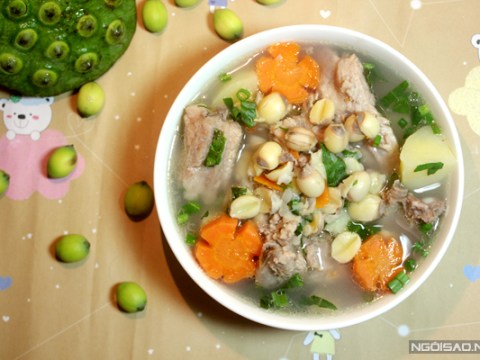 canh suon ham hat sen 5 Canh sườn hầm hạt sen