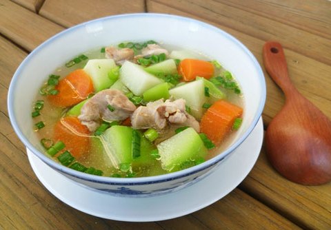 canh suon nau su hao don gian vo cung de an Canh sườn nấu su hào đơn giản, vô cùng dễ ăn