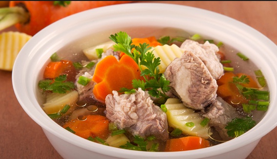 Canh sườn ninh rau củ và dẻ sườn thăn bò