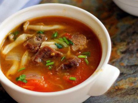 canh thit bo nau nam ngon ngay tu mieng dau tien Canh thịt bò nấu nấm ngon ngay từ miếng đầu tiên