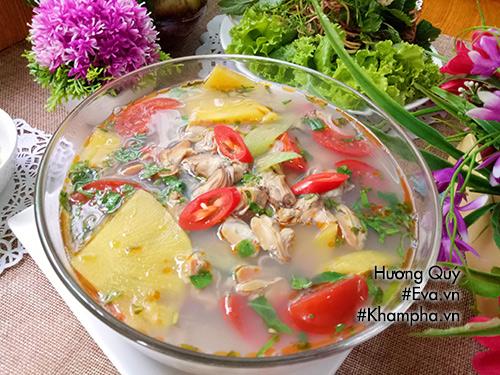 Canh trùng trục nấu dứa chua ngon cho ngày hè