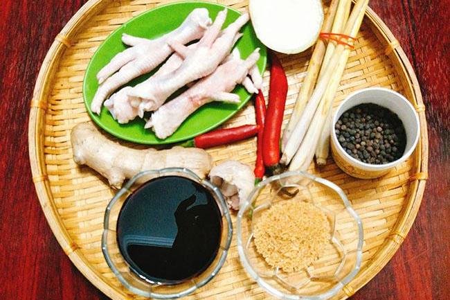 Chân gà ngâm nước tương dai giòn đậm đà, nhìn thôi đã chảy nước miếng