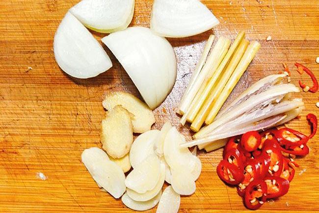Chân gà ngâm nước tương dai giòn đậm đà, nhìn thôi đã chảy nước miếng
