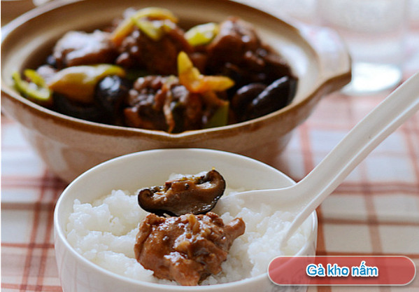 Chẳng cần cầu kỳ, chỉ với bí quyết nhỏ này bạn sẽ có món gà kho nấm ngon tuyệt