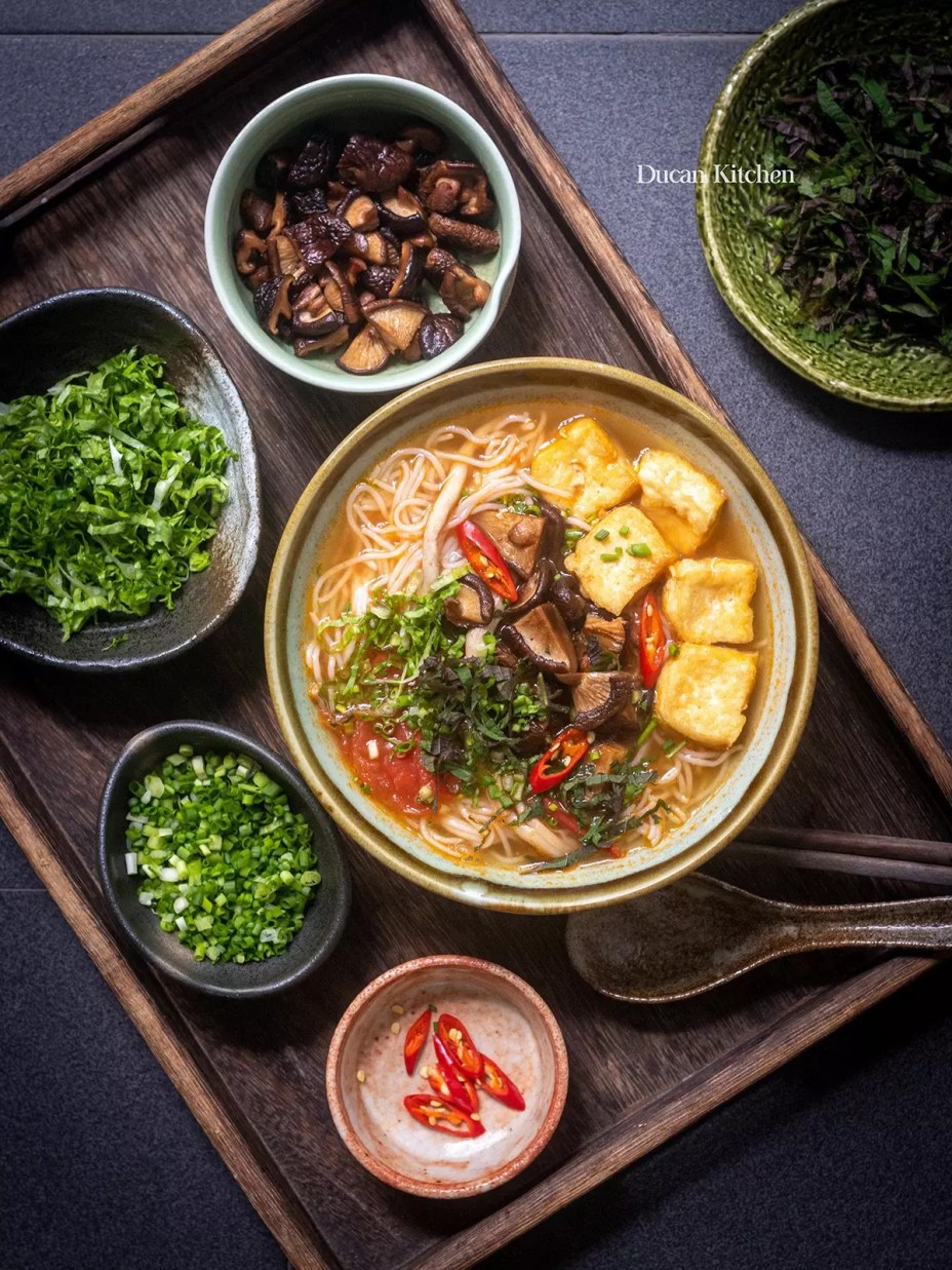 Chàng trai sở hữu loạt món chay đẹp lung linh: Ăn chay giúp cơ thể nhẹ nhàng hơn, da dẻ sáng mịn hơn!