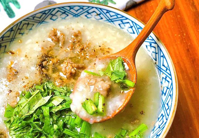 Cháo bò rau răm
