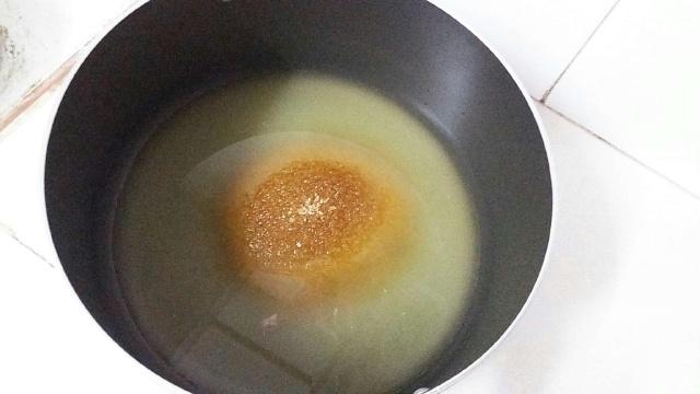 Chè con ong