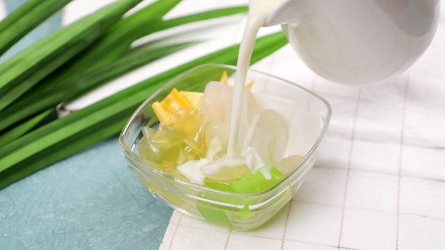 Chè thốt nốt dừa dằm