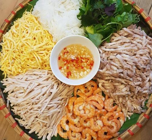 Chỉ nấu 3 món/bữa cơm nhưng dân mạng nhìn thấy phải chấm ngay điểm 10 cho mẹ 2 con HN