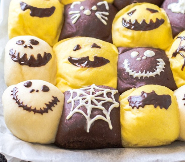 Chuẩn bị đón Halloween với món bánh mì siêu cute