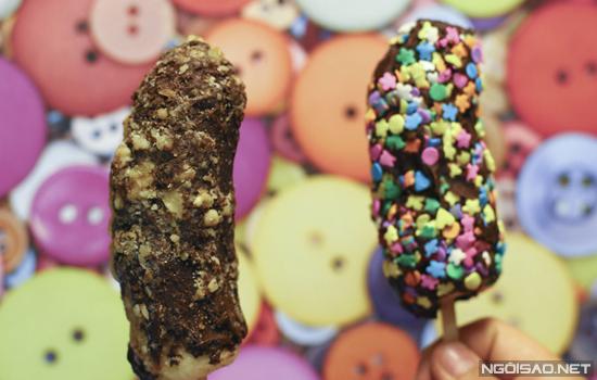 Chuối đông lạnh bọc chocolate ngon lạ