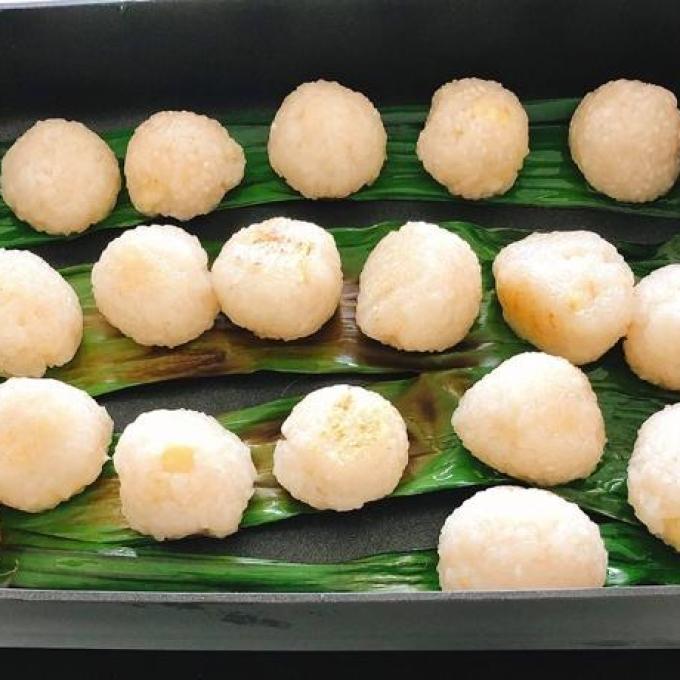 Chuối nếp nướng - món ăn vặt dân dã tự làm ngon chẳng kém hàng