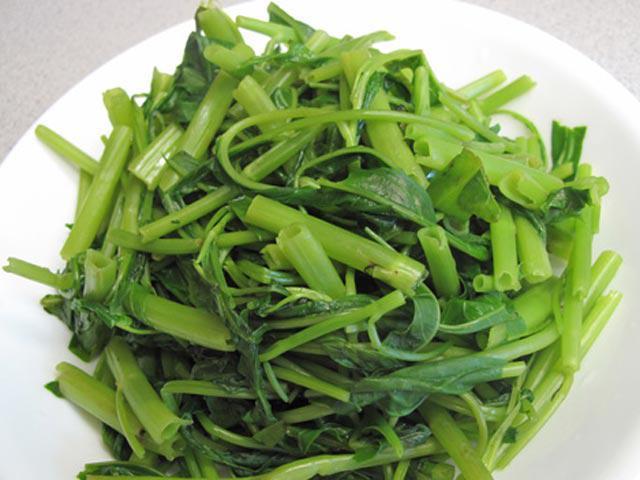 Chuyên gia chỉ cách luộc rau muống ngon giòn, không bị thâm đen không phải ai cũng biết