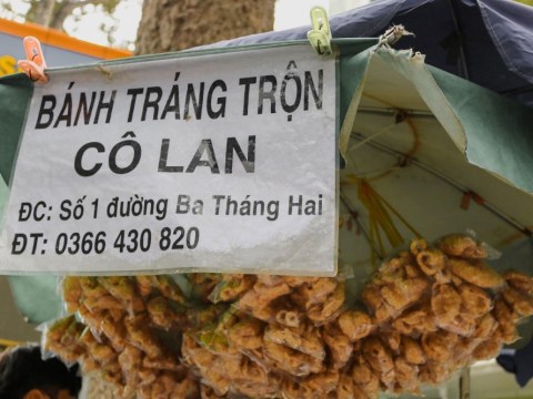 co ban banh trang tron sai gon suot 13 nam nuoi chong con benh tam than Cô bán bánh tráng trộn Sài Gòn suốt 13 năm nuôi chồng con bệnh tâm thần