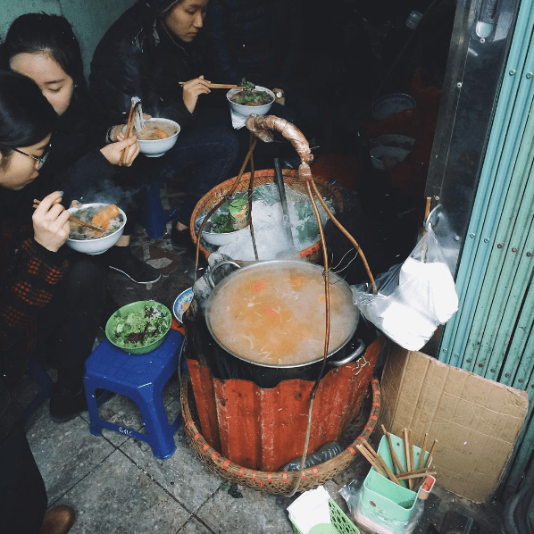 Có đi khắp nơi ăn bún ốc, rồi cũng chẳng bằng 6 quán siêu ngon ở Hà Nội này