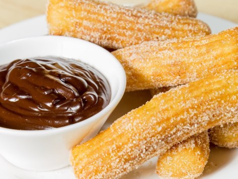 cong thuc banh quay churros mon qua vat tu xu so tay ban nha Công thức bánh quẩy Churros - món quà vặt từ xứ sở Tây Ban Nha