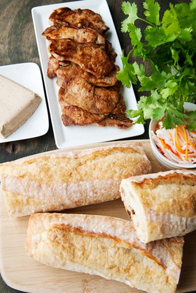 Công thức làm món bánh mì kẹp thịt ăn sáng