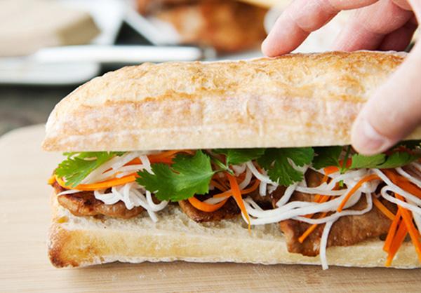 Công thức làm món bánh mì kẹp thịt ăn sáng