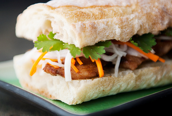 Công thức làm món bánh mì kẹp thịt ăn sáng