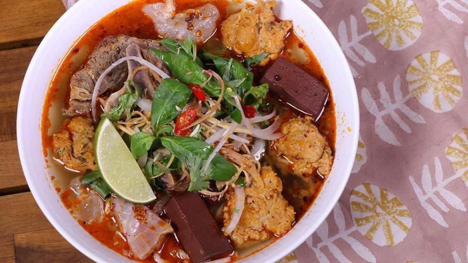 Công thức nấu bún bò Huế chuẩn ngon