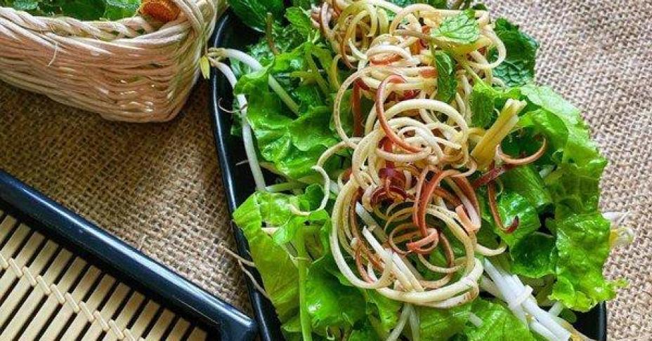 Cuối tuần học mẹ đảm làm mì Quảng ngon ngất ngây, cả nhà ăn khen không ngớt lời