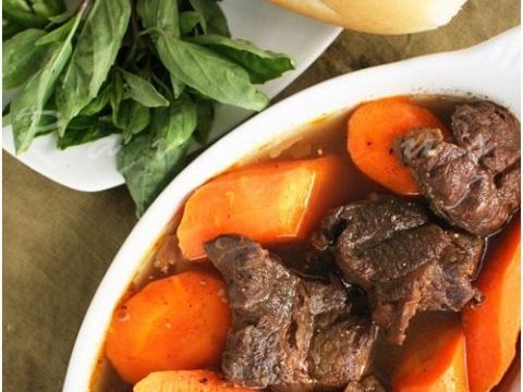 cuoi tuan vao bep voi mon bo kho nuoc dua nam bo thom phuc Cuối tuần vào bếp với món bò kho nước dừa Nam Bộ thơm phức