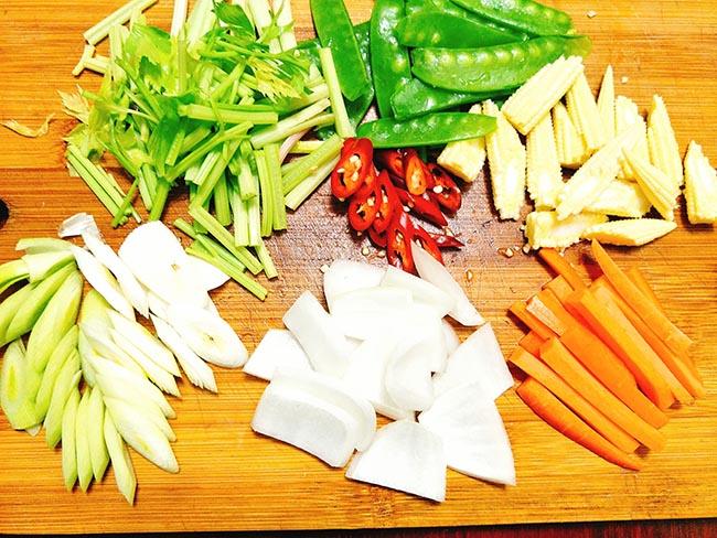 Dạ dày xào thập cẩm dai dai thơm thơm cực hấp dẫn