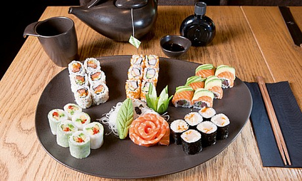 Đã mắt với món sushi trứ danh từ Nhật Bản