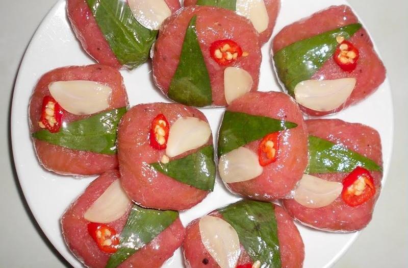Dân buôn chuyên nghiệp tiết lộ cách phân biệt nem chua làm từ thịt hỏng, chỉ bán không ăn