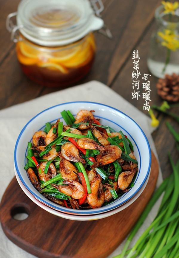 Dân dã mà lạ miệng với món tôm rim hẹ đậm đà