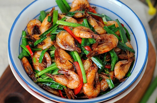 Dân dã mà lạ miệng với món tôm rim hẹ đậm đà