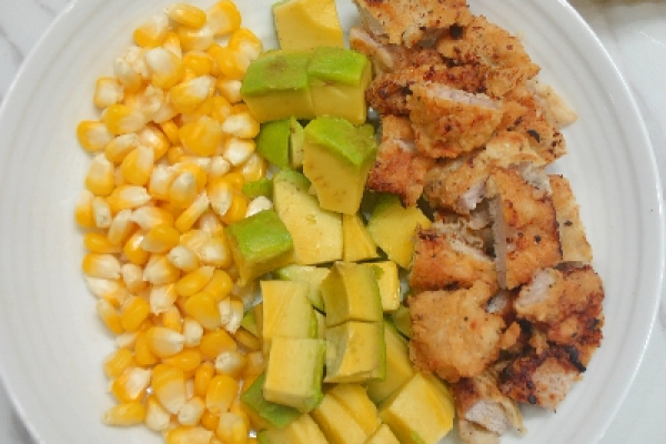 Đang mùa bơ, mẹ làm salad bơ ngon tuyệt mà lại tốt cho sức khỏe cả nhà...