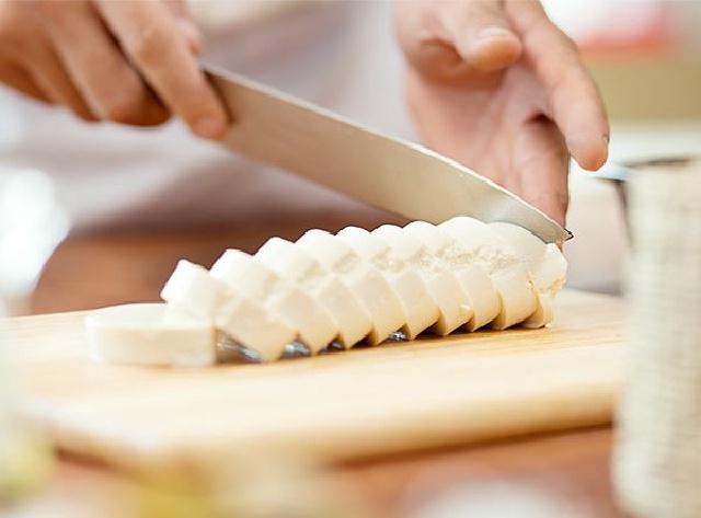 Đậu hũ non om nấm hương