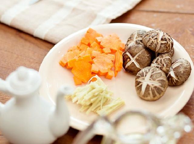 Đậu hũ non om nấm hương