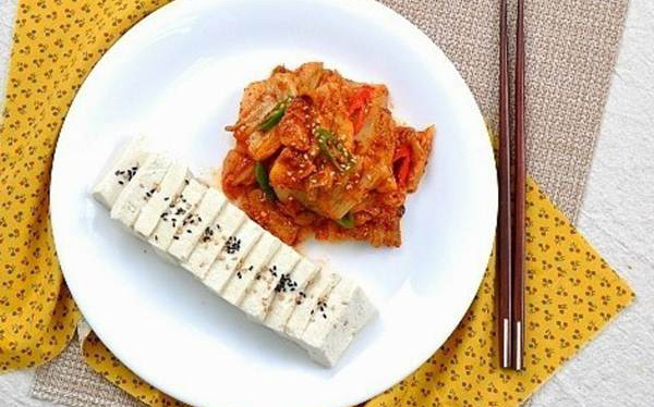 Đậu phụ và thịt xào kim chi: Món ngon 2 trong 1 cho bữa tối chuẩn bị trong nháy mắt