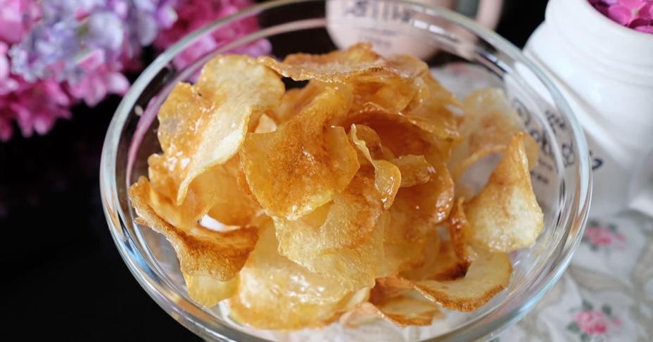 Đây là bí quyết làm snack khoai tây mỏng giòn ngon hơn đi mua