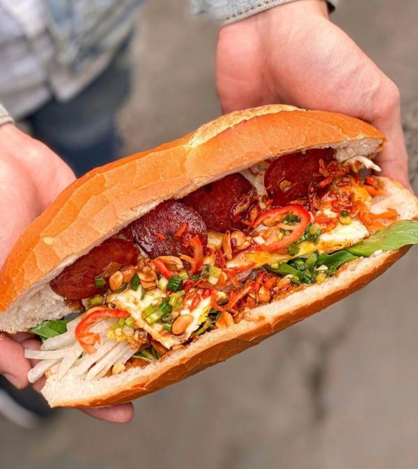 Địa chỉ cuối tuần: Hai tiệm bánh mì lạ ở Sài Gòn