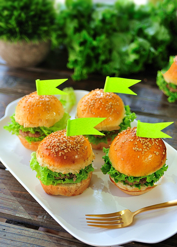 Đổi món cho bữa sáng với món bánh hamburger mini siêu cute