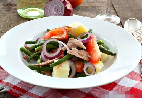 doi vi voi mon salad ca ngu ngon mat Đổi vị với món salad cá ngừ ngon mát