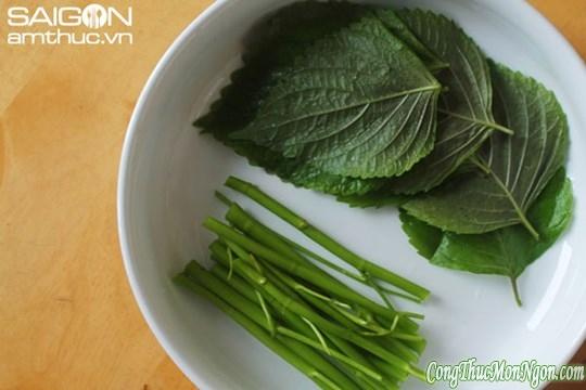 Đổi vị với thịt xông khói cuốn chả cá lạ miệng