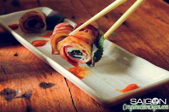 Đổi vị với thịt xông khói cuốn chả cá lạ miệng
