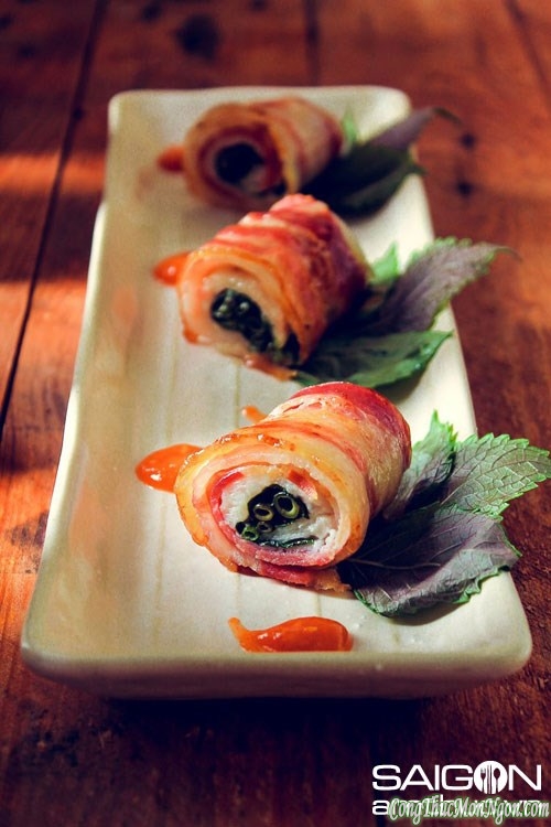Đổi vị với thịt xông khói cuốn chả cá lạ miệng