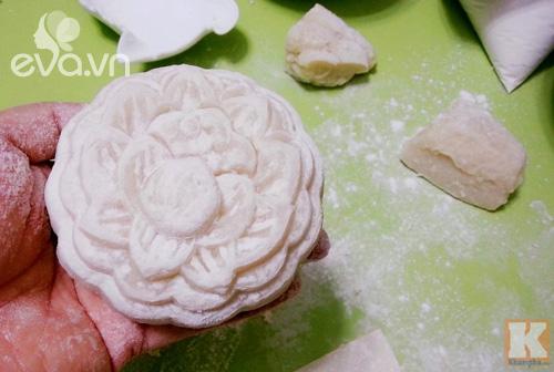 Đón Trung thu với bánh dẻo nhân đậu xanh trắng ngần