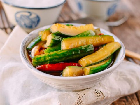 dua chuot dam tuong gion tan la mieng ma ngon tuyet Dưa chuột dầm tương giòn tan, lạ miệng mà ngon tuyệt