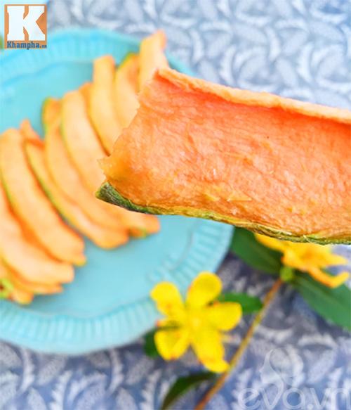 Dưa vàng sấy dẻo đãi khách dịp Tết