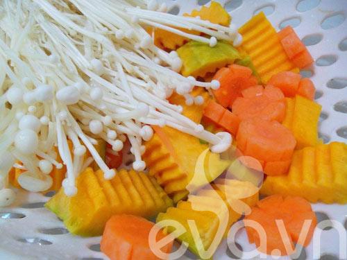 Đùi gà hầm nấm và bí đỏ