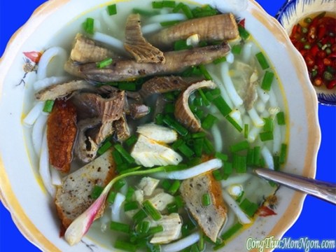 dung chan o nha trang an banh canh long ca ngu Dừng chân ở Nha Trang, ăn bánh canh lòng cá ngừ